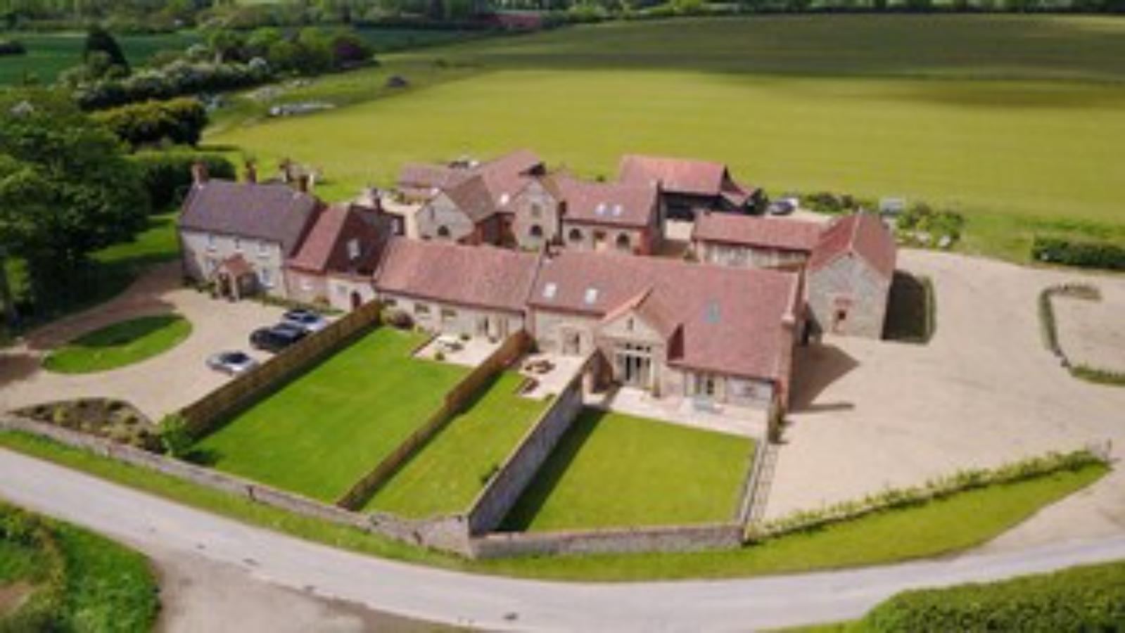 Manor Farm Tuck Barn