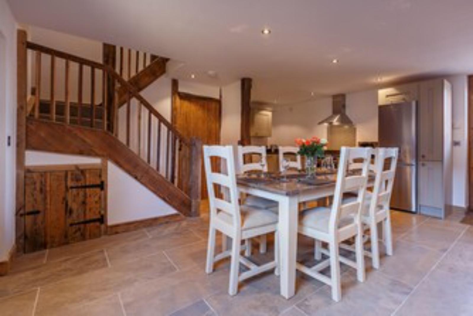 Kitchen and dining room Hammond Barn